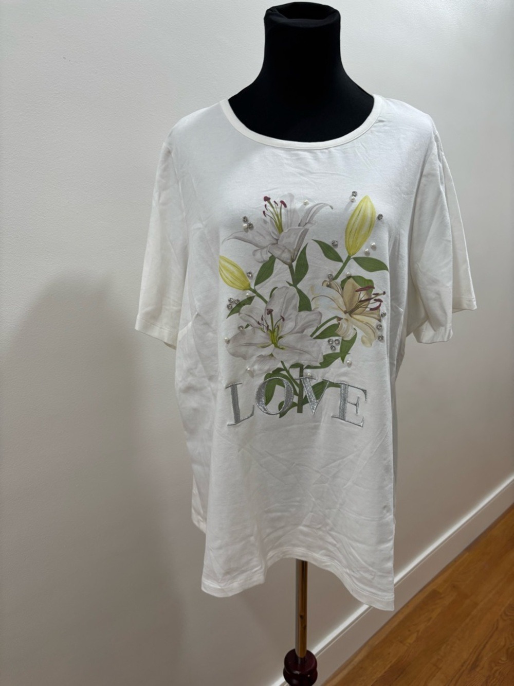 572 Cato White Floral "LOVE" Embellished Tee